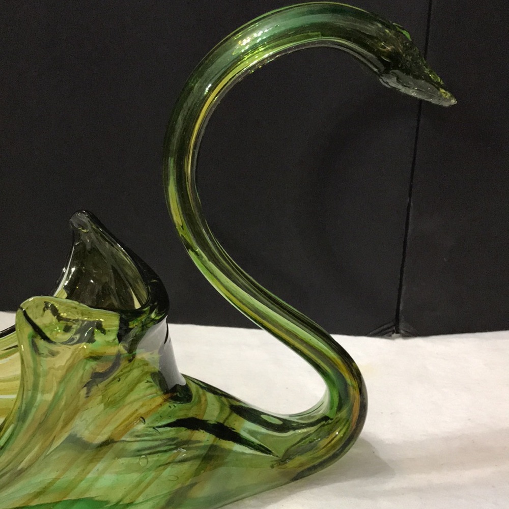 Glass Swan - Picture 5 of 7